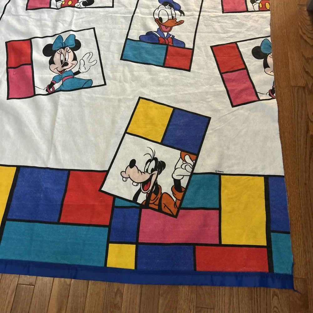 Vintage Disney Mickey Goofy‎ Minnie Donald Color Block Full Blanket 87x69 USA